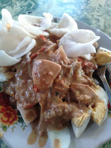 WARUNG PONCO RUPO PAKDHE MAN ( GADO-GADO & DAN SOTO AYAM )