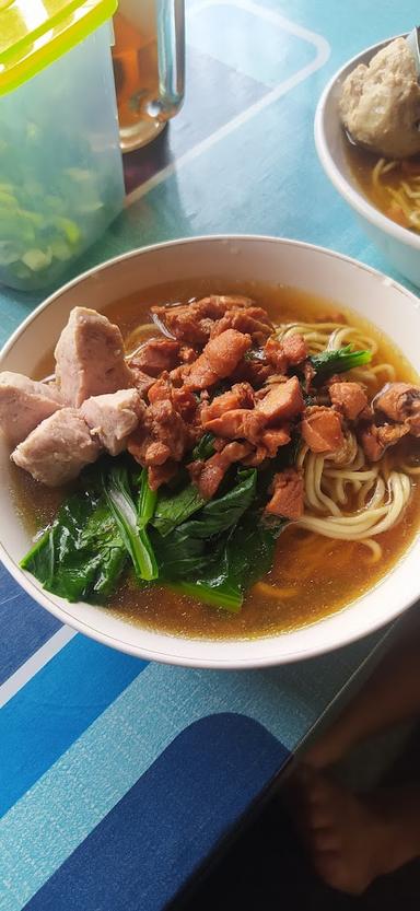 BAKSO & MIE AYAM BANG TOPENG