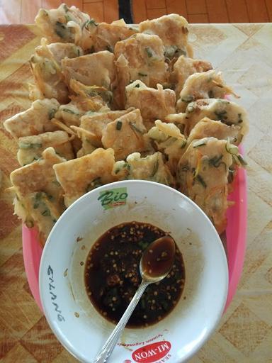 BAKSO MIE AYAM PAK ABU