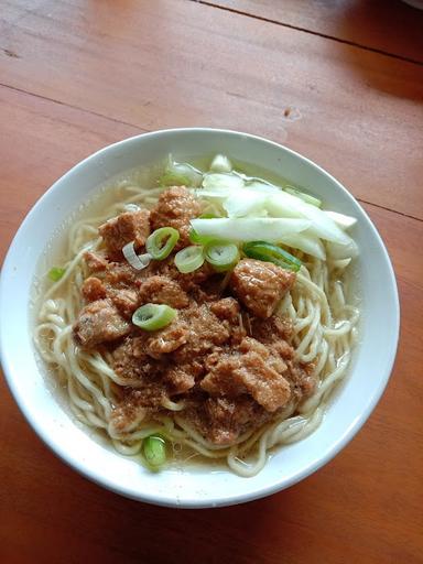 BAKSO MIE AYAM TENTREM BOROBUDUR