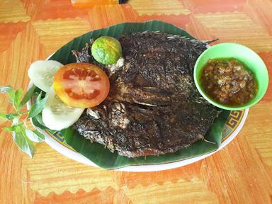 LESEHAN IKAN BAKAR KURNIA