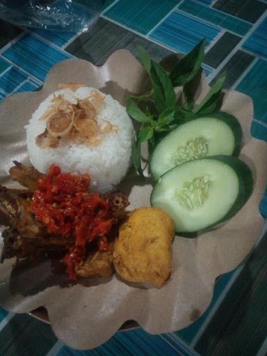 AYAM PENYET BU YANTI