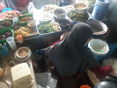 BUBUR TUMPANG & NASI JAGUNG MBAH DARMI