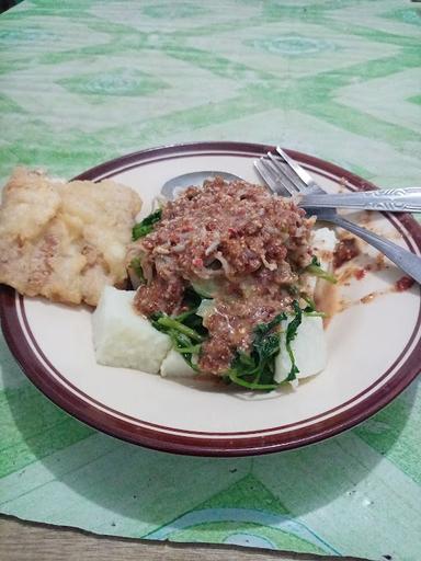 BUBUR TUMPANG & NASI JAGUNG MBAH DARMI