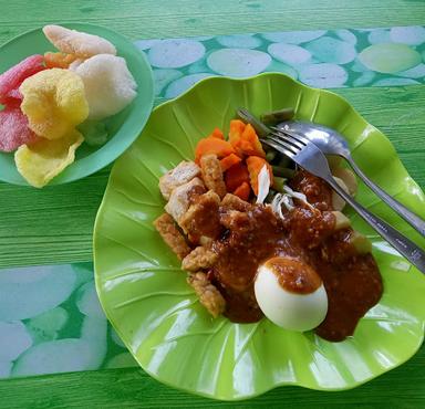 GADO GADO MBAK AMY