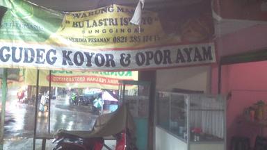 GUDEG KOYOR DAN OPOR AYAM BU LASTRI