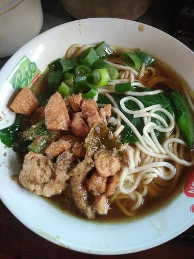 MIE AYAM & BAKSO JUMBO KHOLIFAH