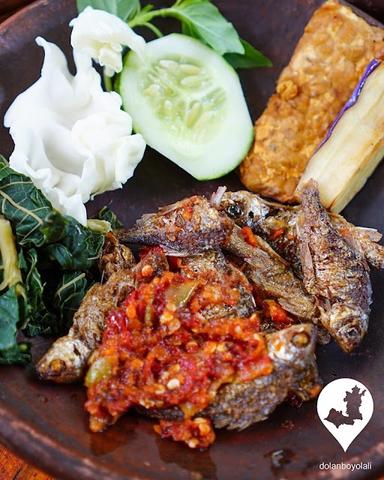 SAMBEL WELUT PAK IKHSAN BOYOLALI