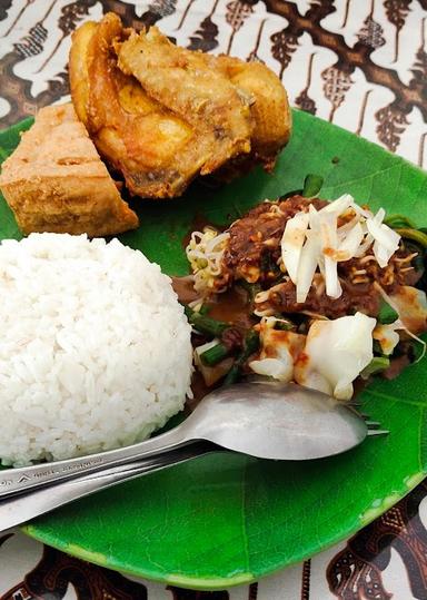 SOTO AYAM GORENG MBAH SALAMAH BOYOLALI