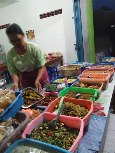 WARUNG MAKAN PAGI MBAH MUL