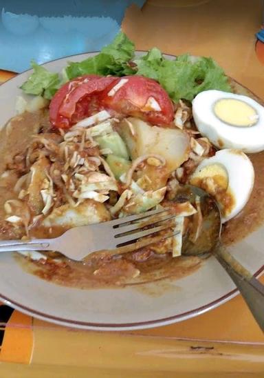 GADOGADO MAS ADI.