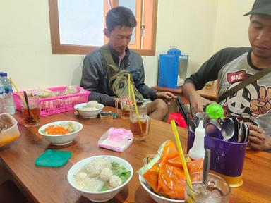 WARUNG BAKSO