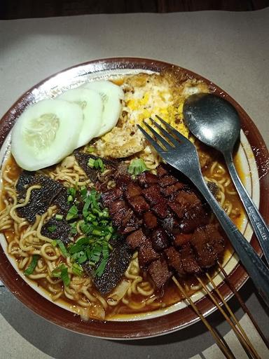 NASI GORENG SEDERHANA MBAH WARSO NGASIHAN