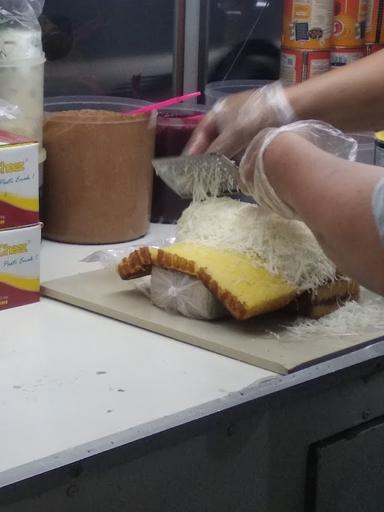 ROTI BAKAR DAN KUKUS PAK ROHMAT