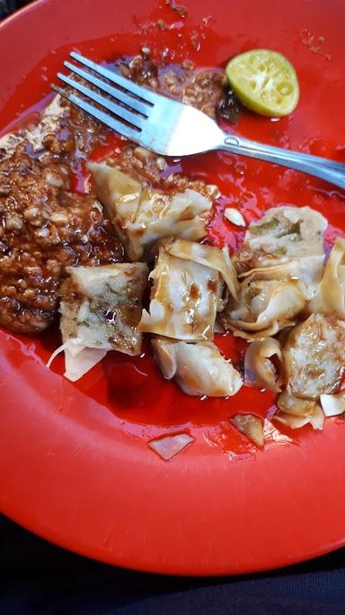 BASO TAHU & SIOMAY YEYE