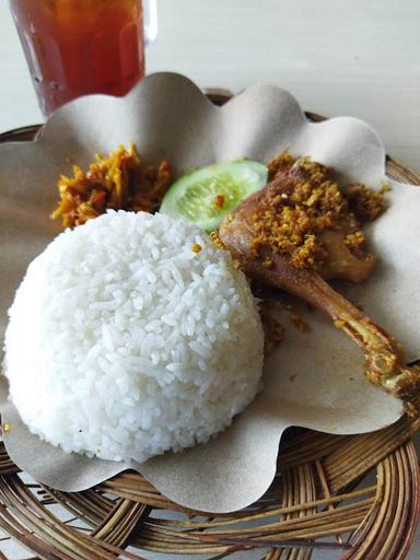 WARUNG NASI BEBEK SINJAY