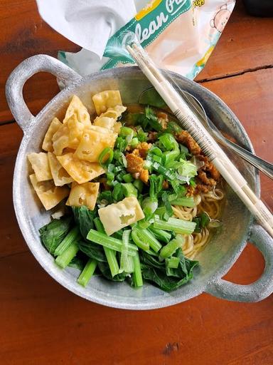 MIE AYAM DAN BAKSO ENDAH