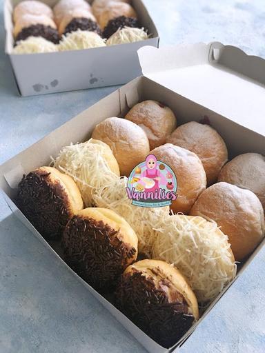 VANNILIES KUE CUBIT & DONAT SURABAYA