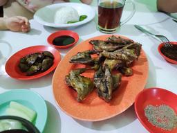 Photo's Ayam Goreng & Burung Dara Pahlawan