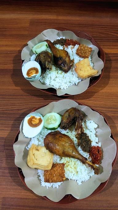 NASI BEBEK 75 KREMBANGAN