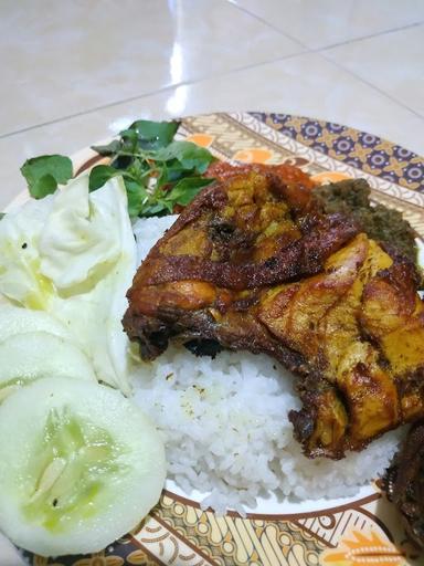 NASI BEBEK & AYAM GORENG