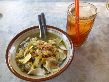 SOTO AYAM LONTONG GULE PAK SENEN