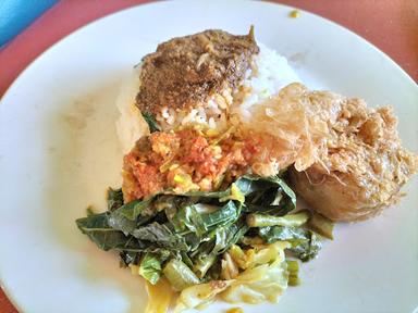 WARUNG NASI PADANG AMPERA