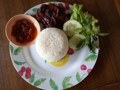 AYAM BAKAR BU TOYO