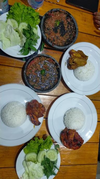 AYAM BAKAR ULAM SARI