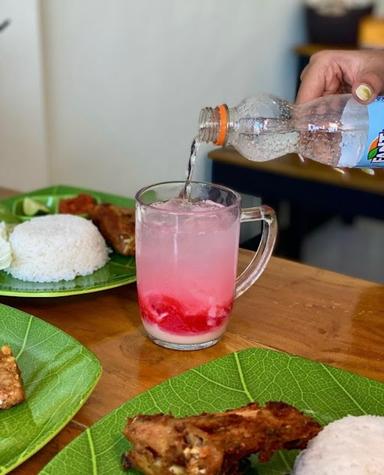 AYAM GORENG KASTURI