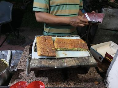 MARTABAK TERANG BULAN CAK YOGI