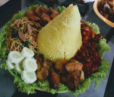 NASI CAMPUR BU YUNI DAN ANEKA LAUK