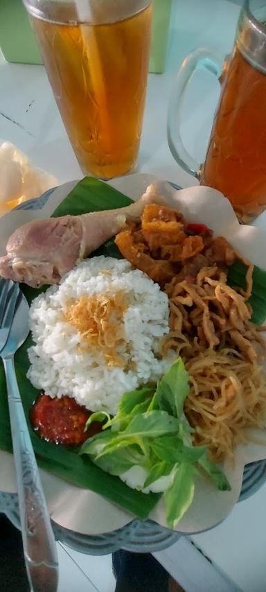 PECEL MADIUN DAN NASI UDUK BU NUNUNG