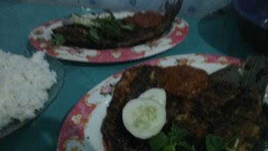 WARUNG GRILLED FISH IKAN BAKAR OBENG JAYA