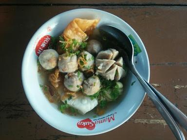 WARUNG BAKSO DAN SOTO PAKDE