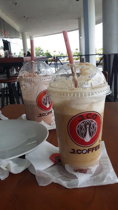 J.CO DONUTS & COFFEE