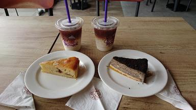 THE COFFEE BEAN & TEA LEAF