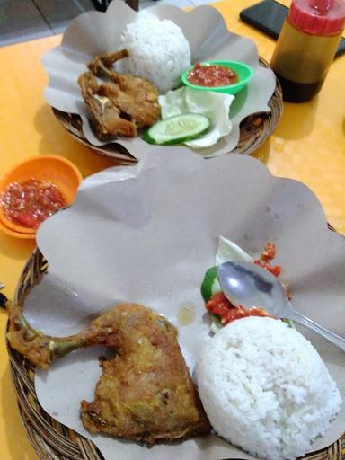 AYAM GEPUK NYONYA KEDAUNG