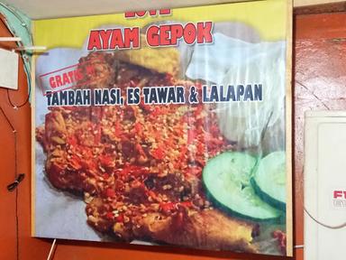 LOVE AYAM GEPOK