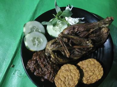 PECEL LELE JANGKAR EMAS