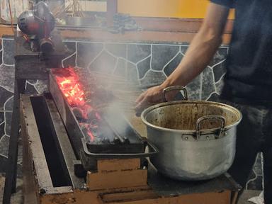 PONDOK SATE GULE KAMBING MUDA PAK YUDI