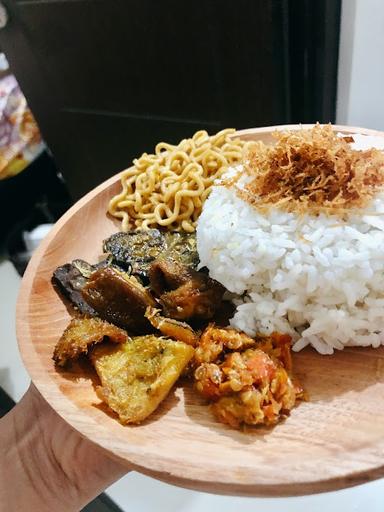 WARUNG NASI IBU AAM