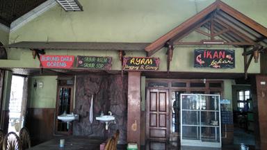 RUMAH MAKAN PAK TARWUD