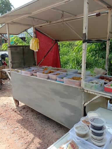 WARUNG KUE BASAH DAN NASI