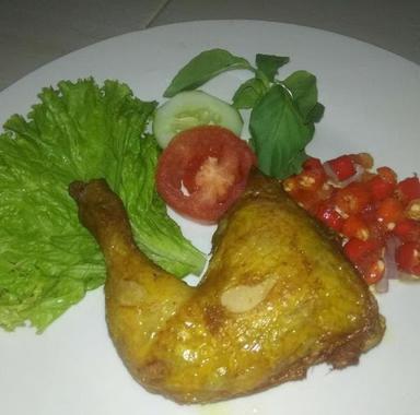 AYAM GEPREK ANI