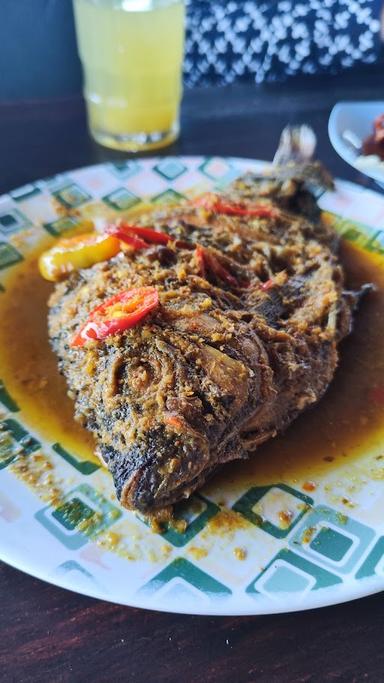 IKAN BAKAR TANJUNG ALAM DERMAGA