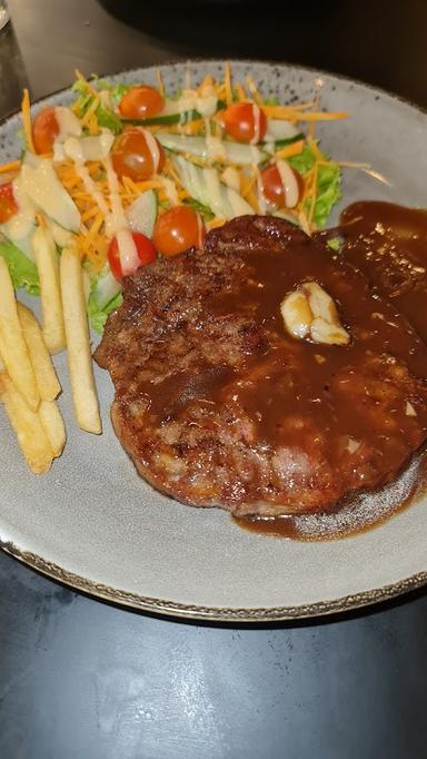 LOKAL STEAK