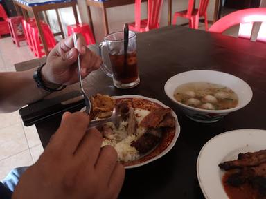 WARUNG BABI GULING SUKADANA