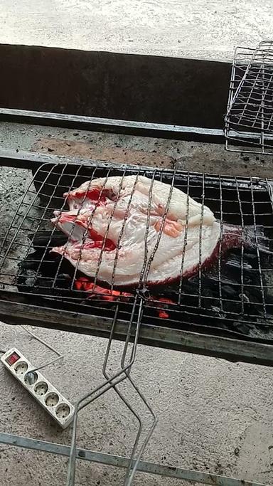 WARUNG LESEHAN IKAN BAKAR IBU EKA JALAK