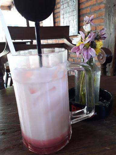 WARUNG RETRO